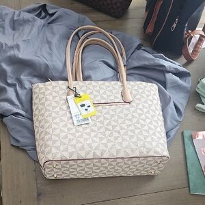 Elegant Beige Geometric Tote Bag